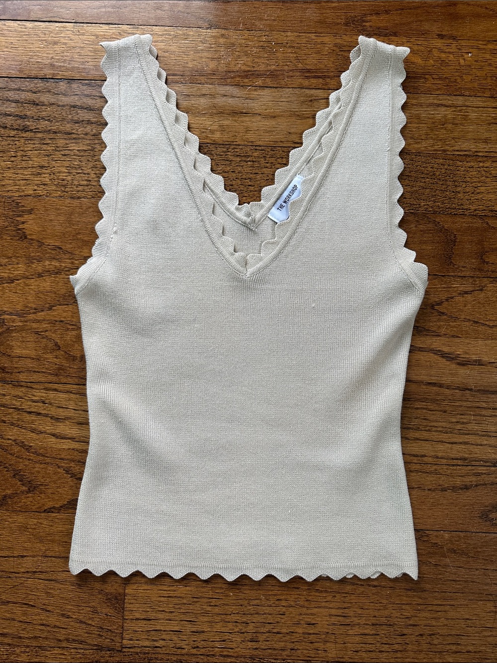 Scallop-Edge V-Neck Tank Top in Cream The Workshop M Medium